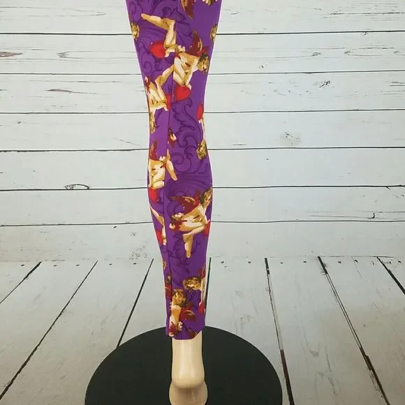 Lularoe Cupid Hearts Leggings Tall & Curvy - Picture 2 of 4